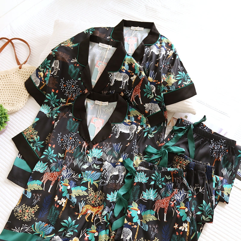 ชุดนอน Muslin Pajamas Silk Satin รุ่น Greenery Zoo (N2145 T2145 L2145) | ชุดนอนชุดเที่ยว