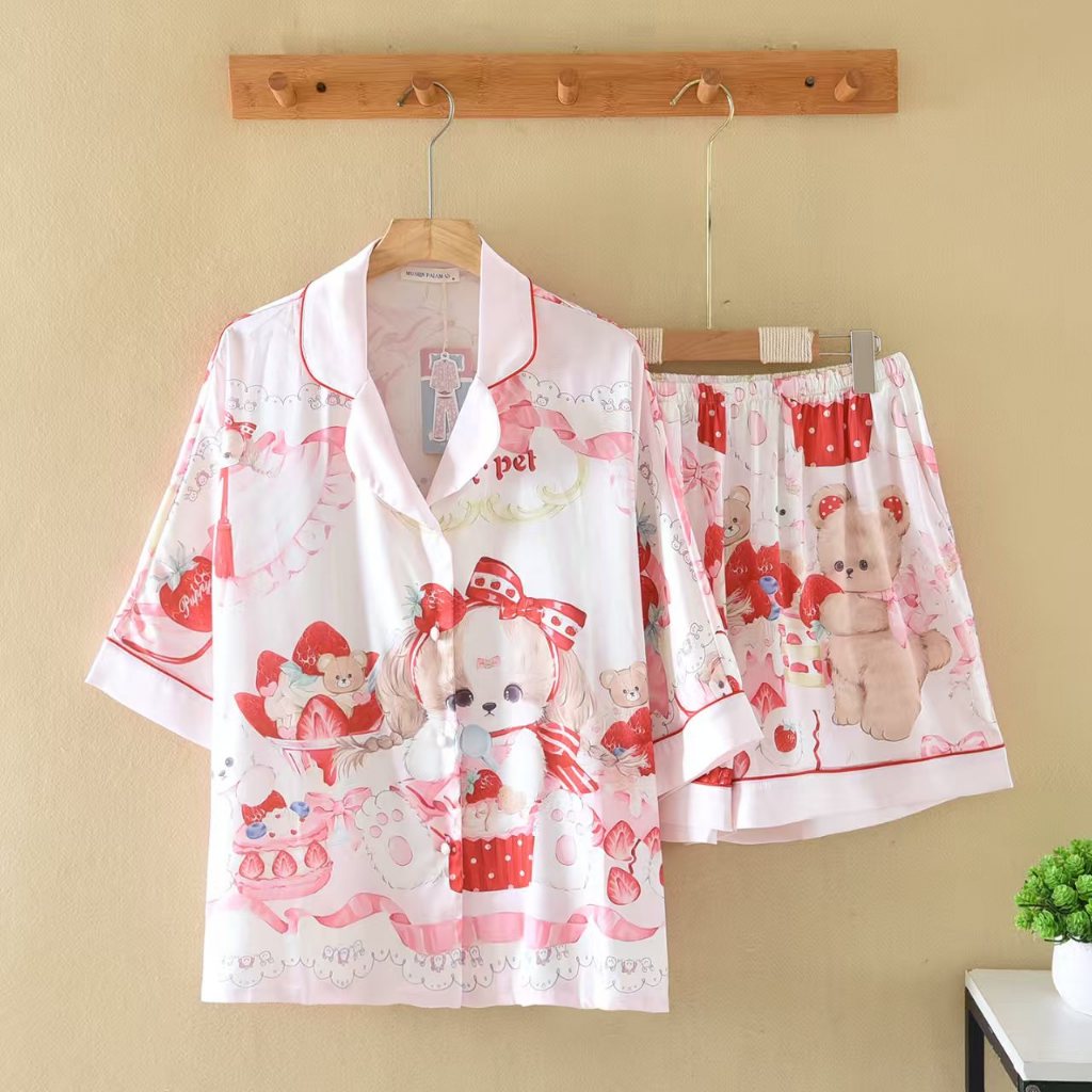ชุดนอน Muslin Pajamas Silk Satin รุ่น Sweet Berry Bear (W2191 V2191) | ชุดนอนผู้หญิง