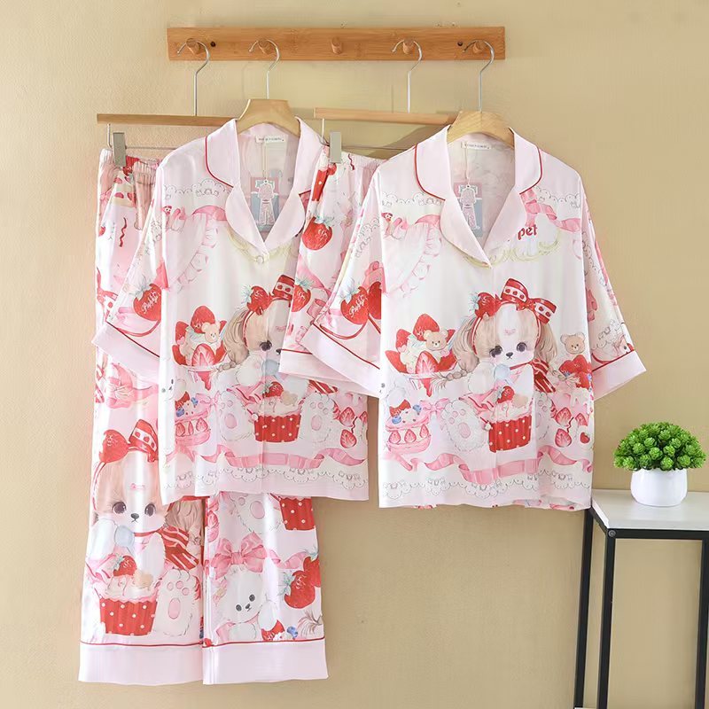 ชุดนอน Muslin Pajamas Silk Satin รุ่น Sweet Berry Bear (W2191 V2191) | ชุดนอนผู้หญิง