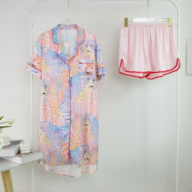 ชุดนอน Muslin Pajamas Silk Satin รุ่น Iridescent Leopard (W2075 V2075 K2075)
