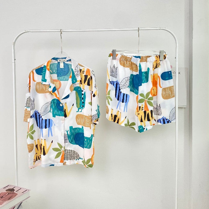 ชุดนอน Muslin Pajamas Organic bamboo รุ่น พื้นฟ้าอ่อน ใบไม้ผลิ (A448)