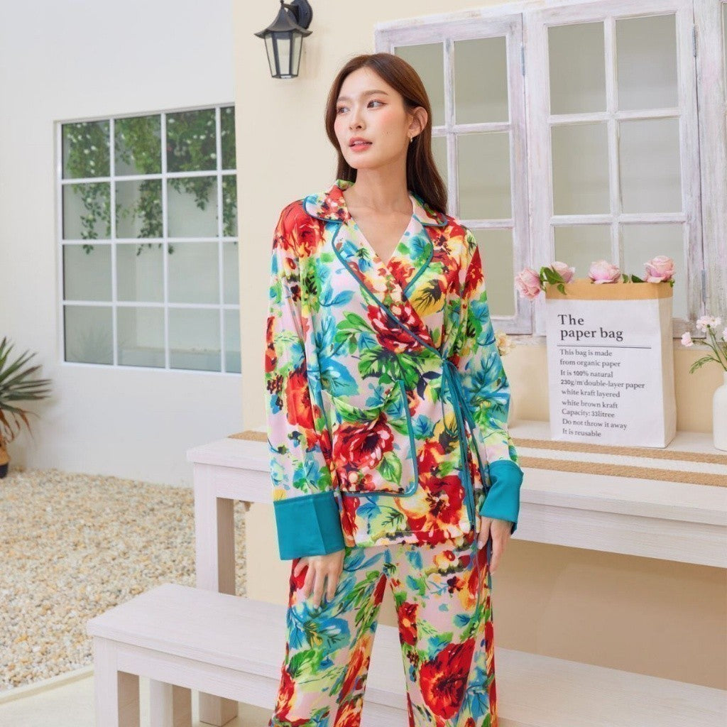 ชุดนอน Muslin Pajamas Silk Satin รุ่นดอกไม้แดงขอบเขียว(N1046 T1046)|ชุดนอนผูหญิง,ชุดนอนชุดเที่ยว